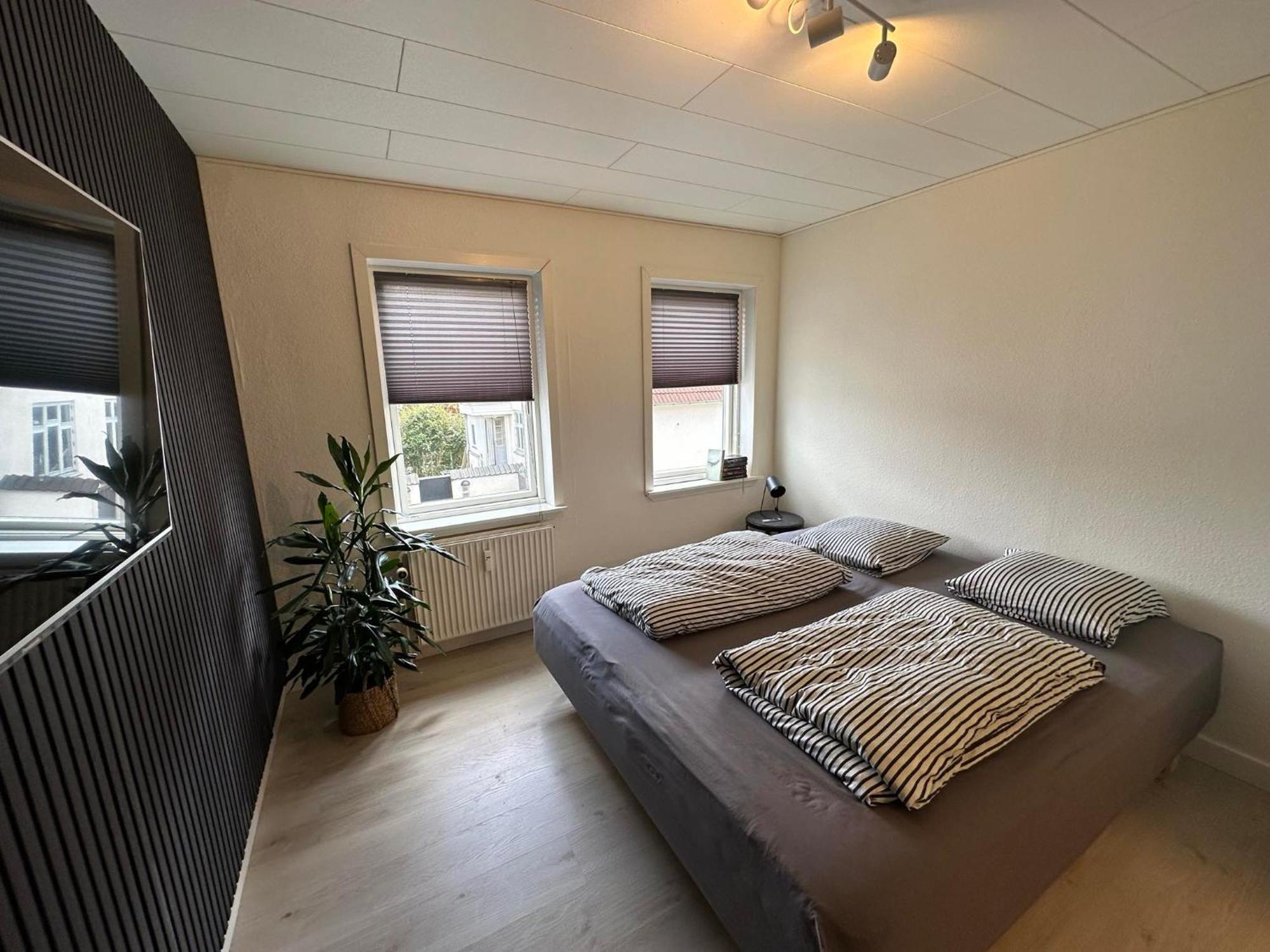 Centralt Beliggende Lejlighed Herning Buitenkant foto